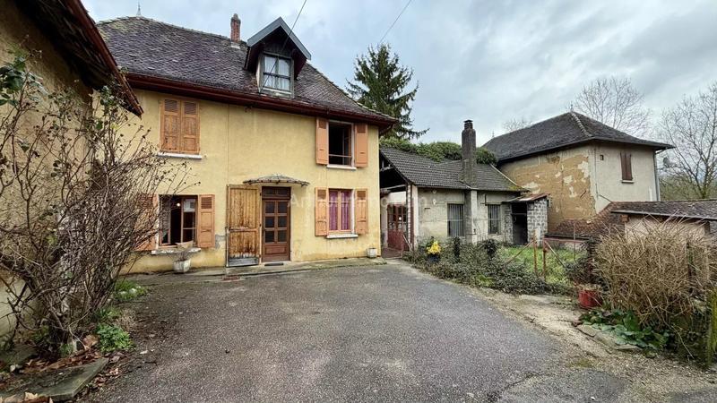 Maison - 210 m² - 5 pièces