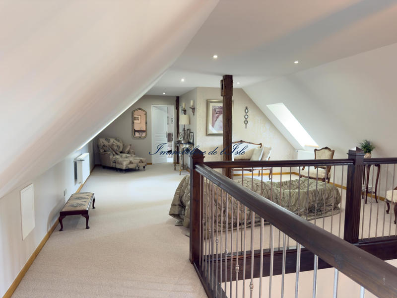 Maison - 295 m² - 8 pièces