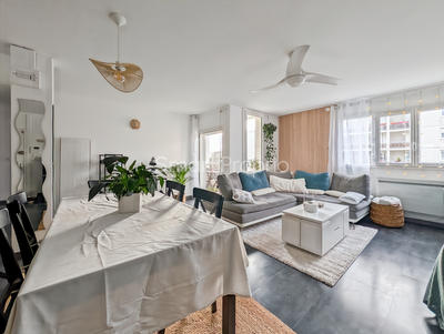 Appartement - 84 m² - 4 pièces