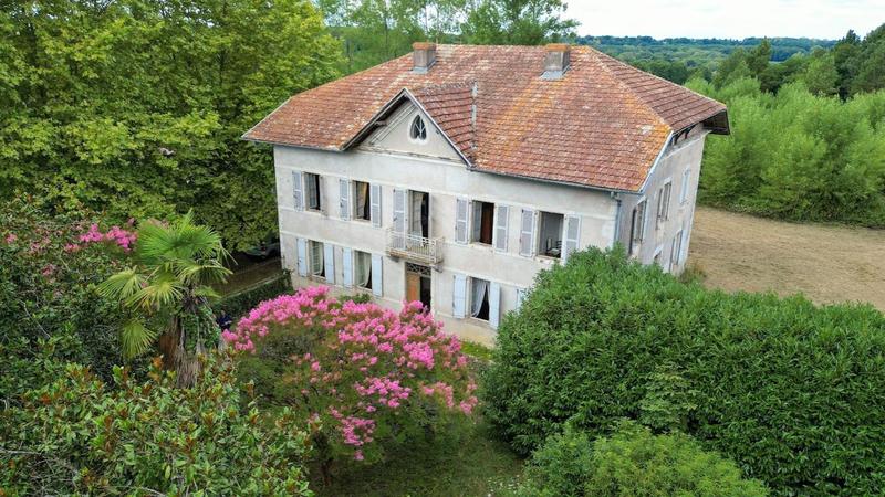 Maison de maîtres - 400 m² - 10 pièces