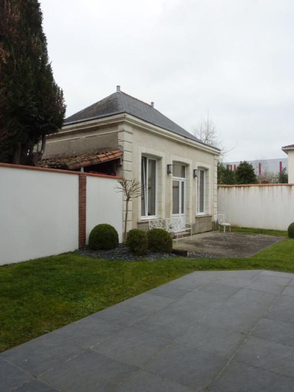 Maison - 330 m² - 8 pièces