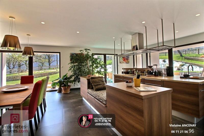 Maison - 320 m² - 7 pièces