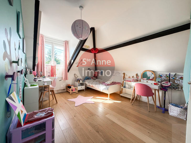 Maison - 230 m² - 6 pièces