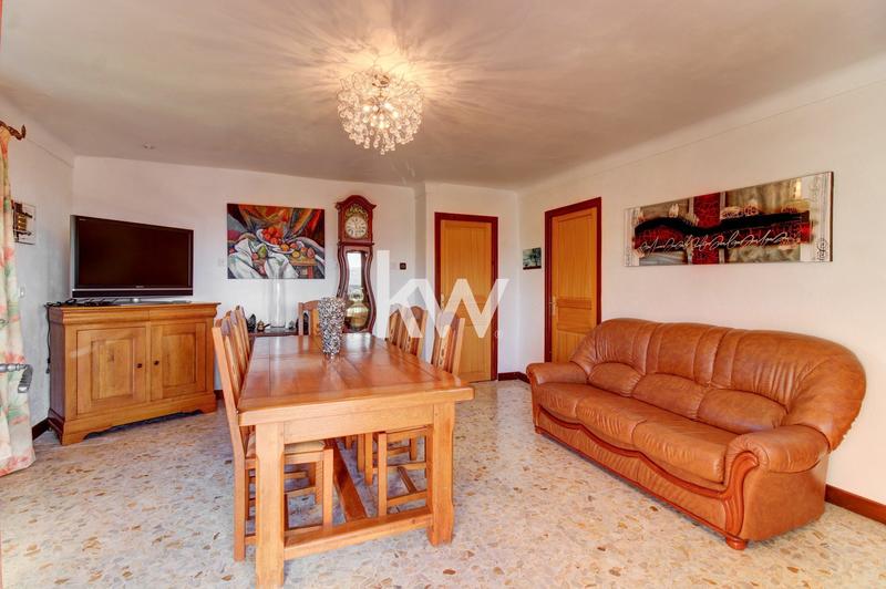 Maison - 155 m² - 9 pièces