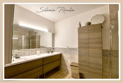 Maison - 210 m² - 8 pièces