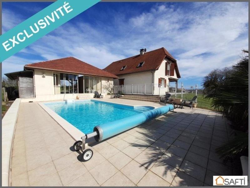 Maison - 205 m² - 9 pièces