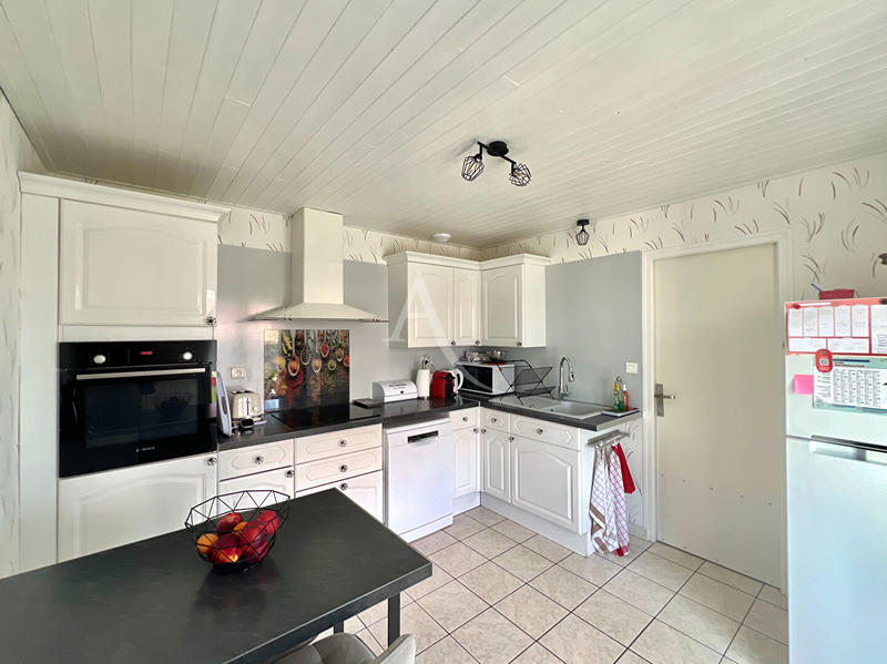 Maison - 99 m² - 5 pièces