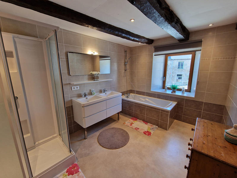 Maison - 185 m² - 6 pièces