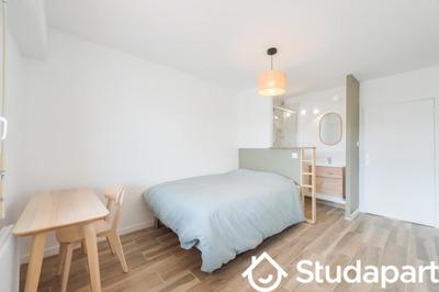 Chambre - 12 m² - 1 pièce