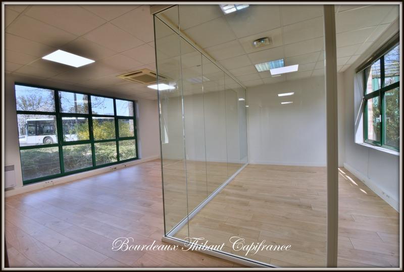 Local d'activité / Entrepôt - 157 m² - 2 pièces
