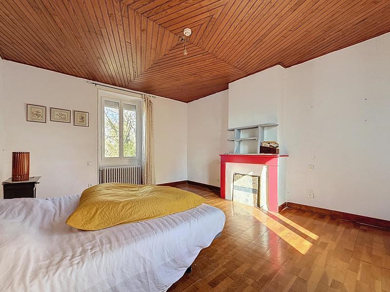 Maison ancienne - 302 m² - 12 pièces