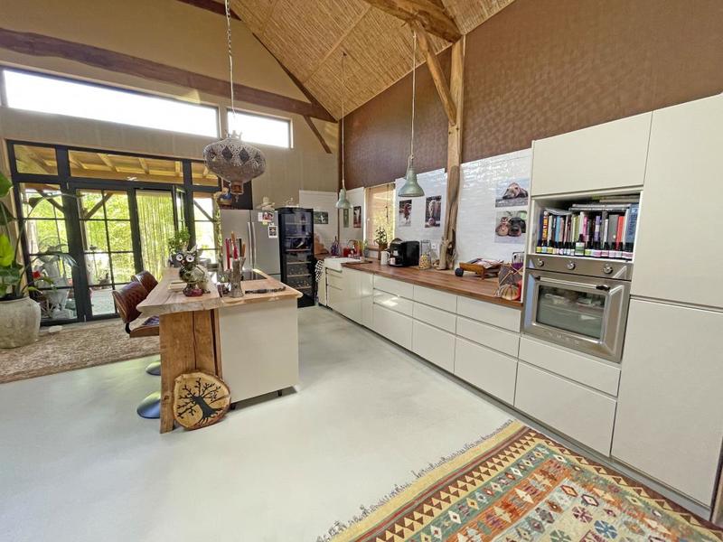 Maison - 281 m² - 7 pièces