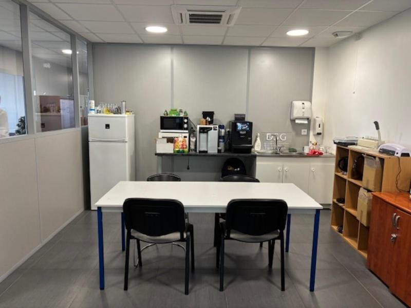 Bureau - 330 m²