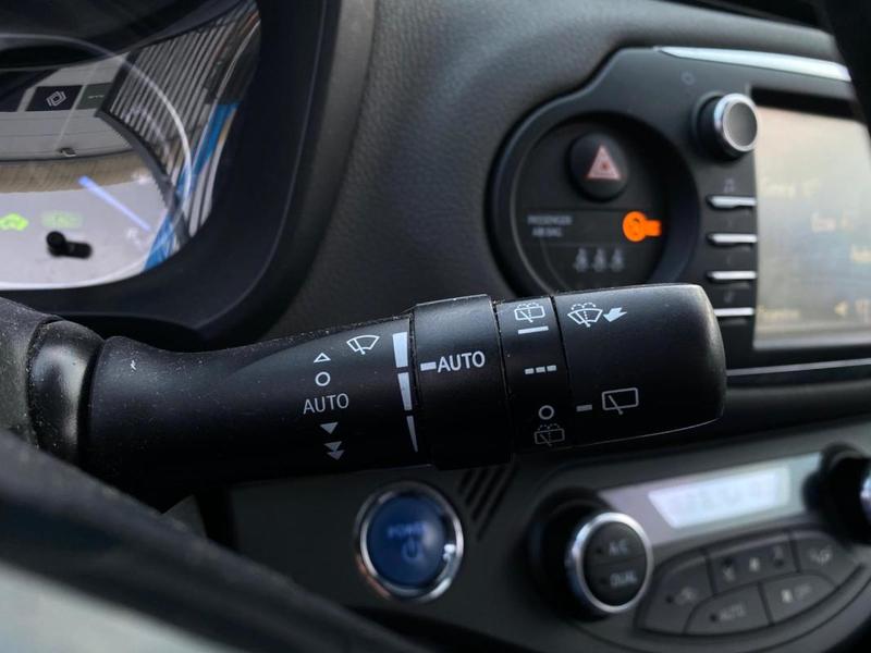Toyota Yaris France 100cv Hybride Bluetooth/Radars Ar/Demarrage Mains Libres/Clim