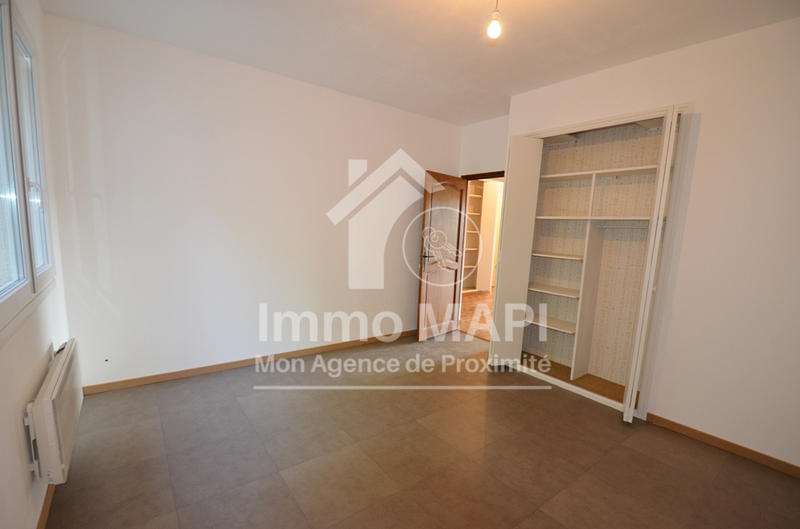 Maison - 460 m² - 10 pièces