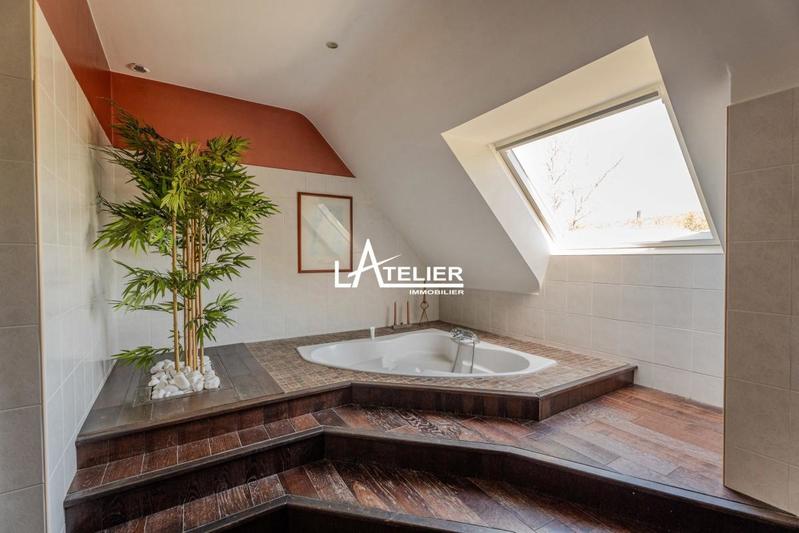 Villa - 283 m² - 9 pièces