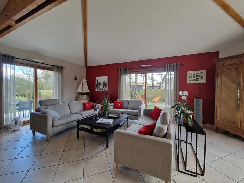 Maison contemporaine - 202 m² - 7 pièces