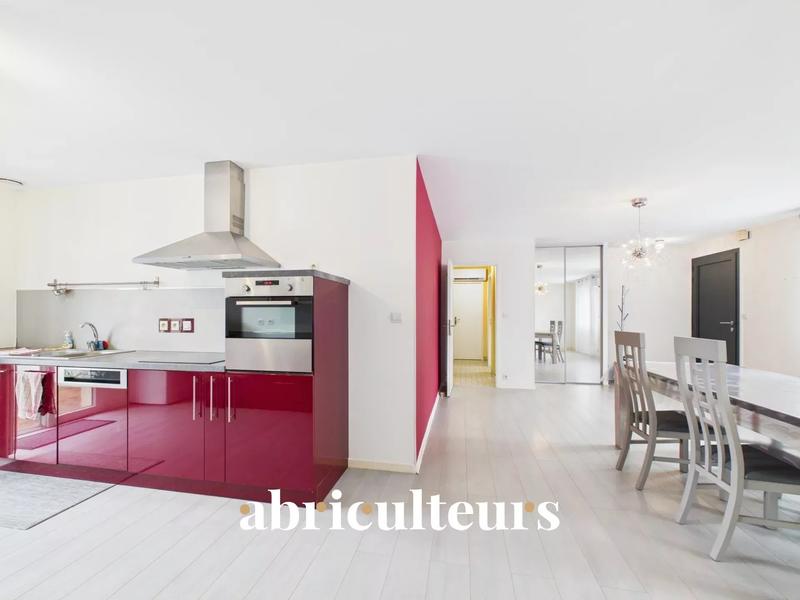 Maison - 86 m² - 4 pièces