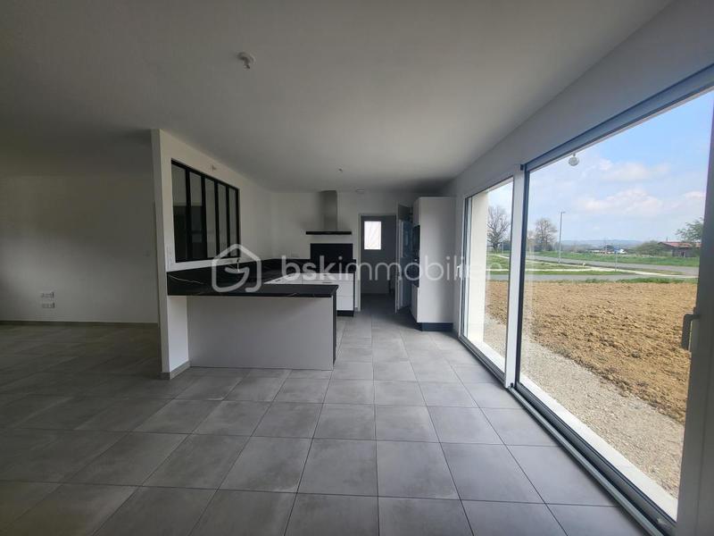 Maison - 102 m² - 4 pièces