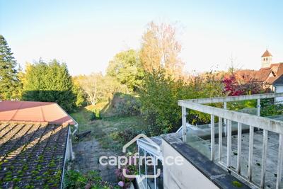 Maison - 233 m² - 12 pièces