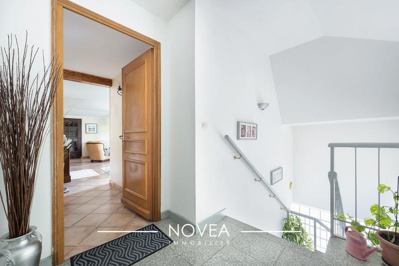 Maison - 270 m² - 5 pièces