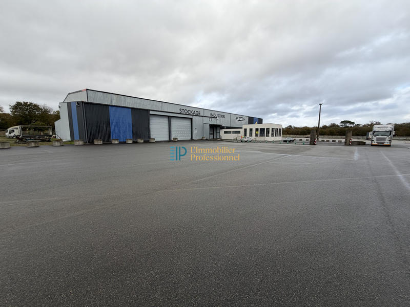 Entrepôt - 10 435 m²