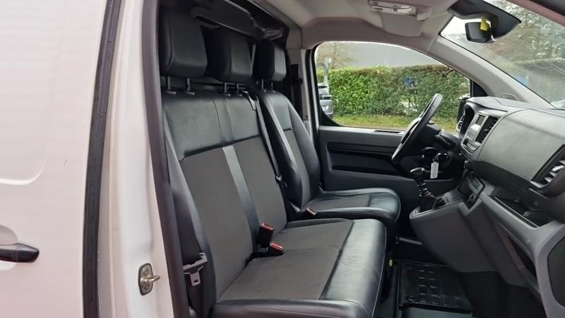 Peugeot Expert Fourgon tole standard 1.5 bluehdi 120 ss bvm6 premium