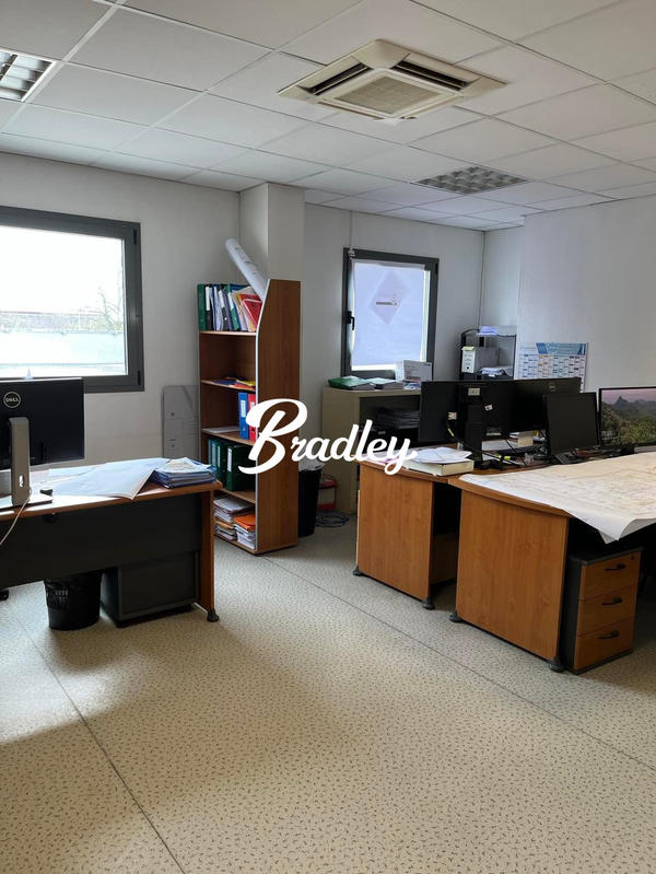 Bureau - 180 m²