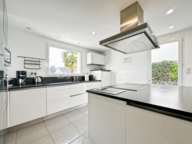 Maison - 168 m² - 6 pièces