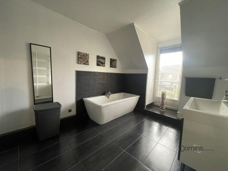 Maison - 110 m² - 4 pièces