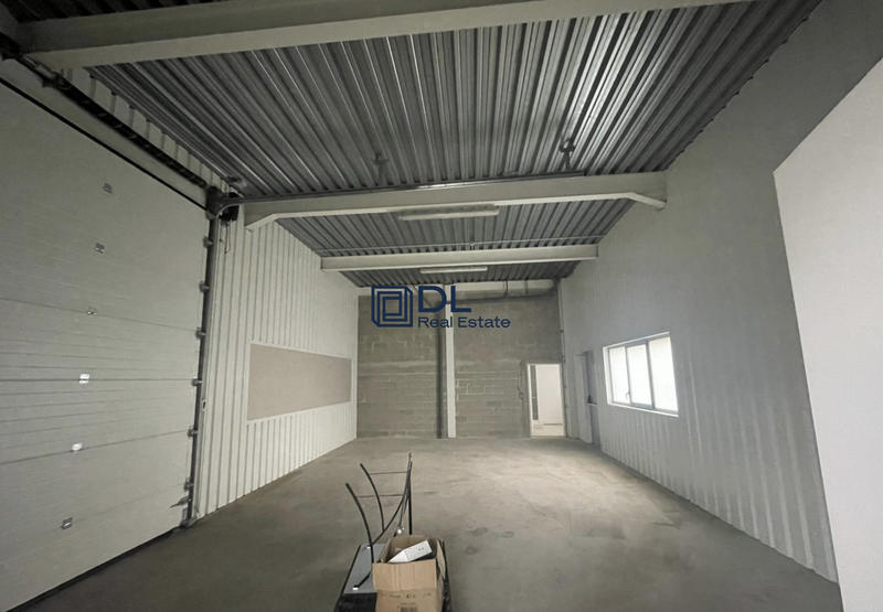 Entrepôt - 350 m²
