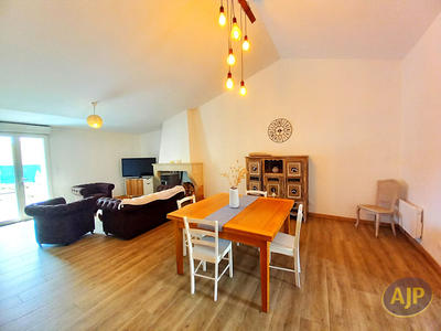 Maison - 95 m² - 4 pièces