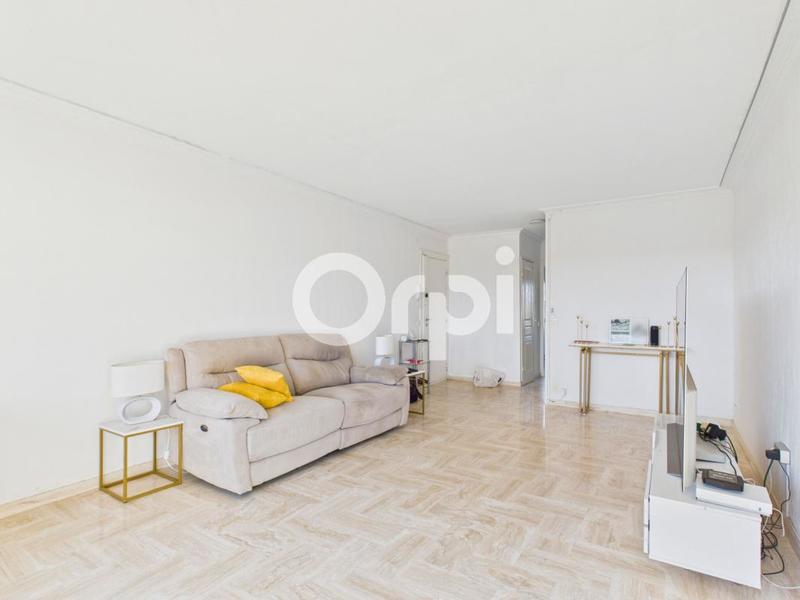 Appartement - 75 m² - 3 pièces