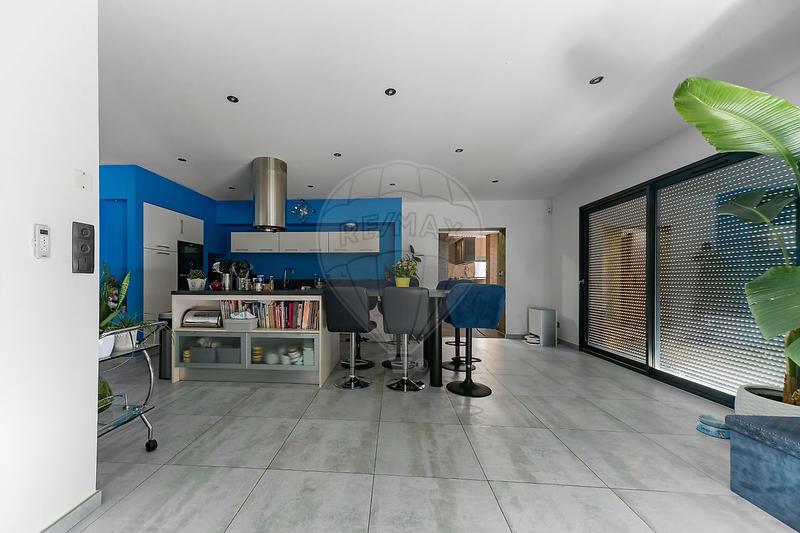 Villa - 277 m² - 10 pièces