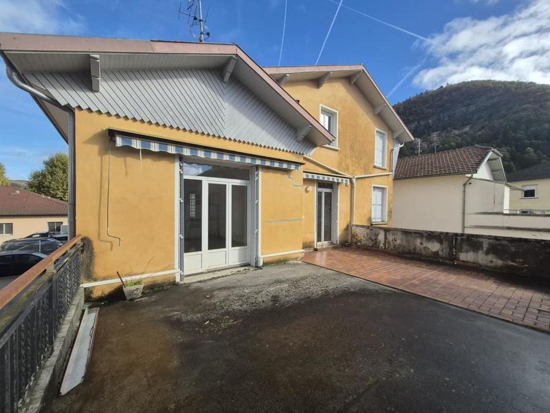 Maison - 200 m² - 7 pièces