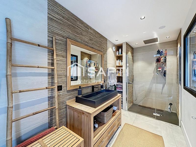 Maison - 188 m² - 7 pièces