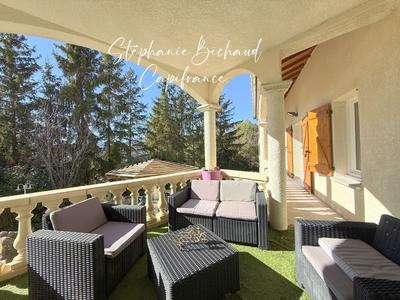 Villa - 205 m² - 6 pièces