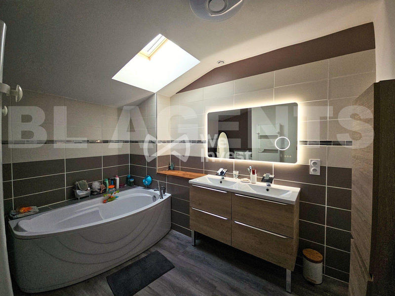 Maison - 160 m² - 5 pièces