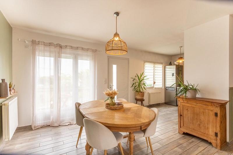 Maison - 99 m² - 5 pièces