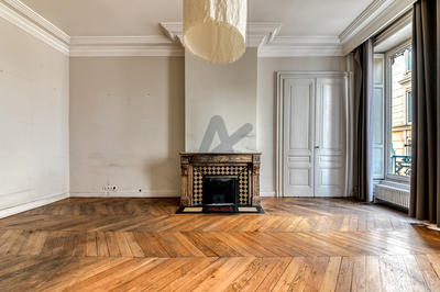 Appartement - 120 m² - 3 pièces