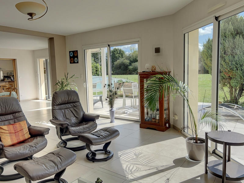 Maison - 213 m² - 6 pièces