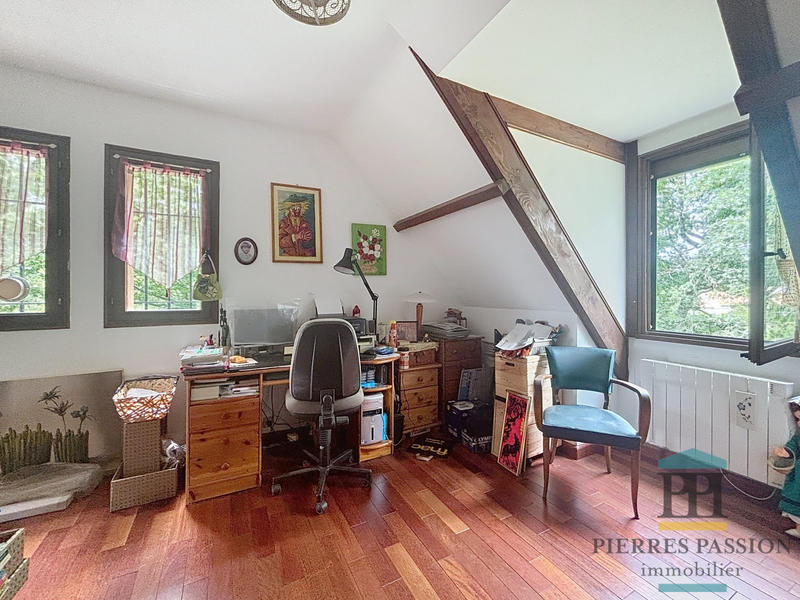 Maison - 221 m² - 7 pièces