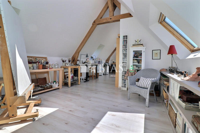 Maison - 210 m² - 7 pièces