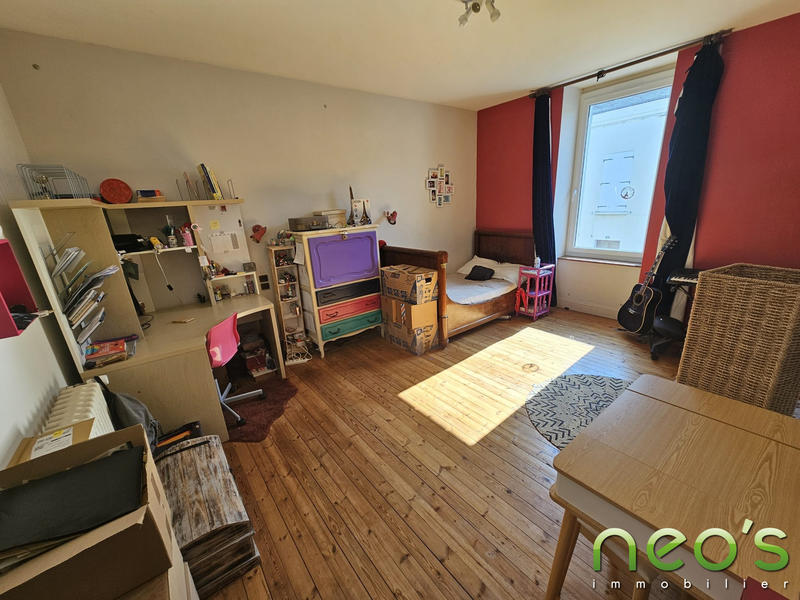 Maison - 240 m² - 10 pièces