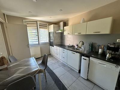 Appartement - 90 m² - 4 pièces