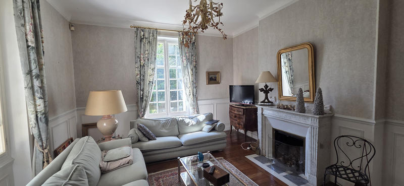 Villa - 238 m² - 8 pièces