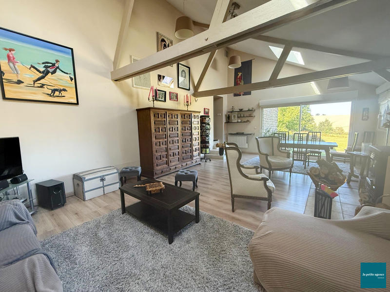 Maison - 184 m² - 8 pièces