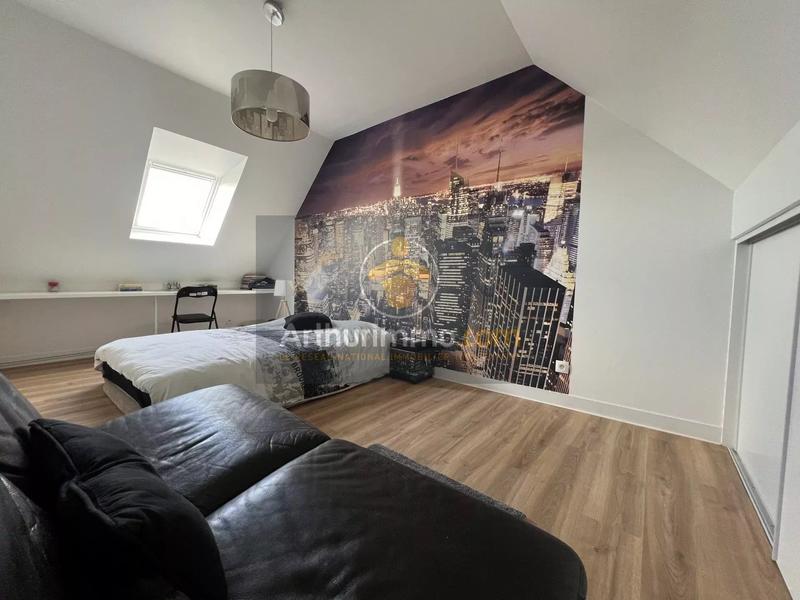 Maison - 90 m² - 5 pièces