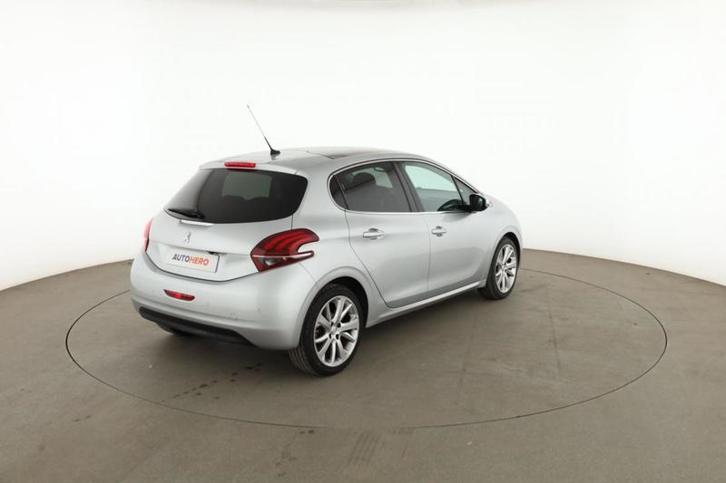 Peugeot 208 1.2 PureTech Feline 5p 110 ch