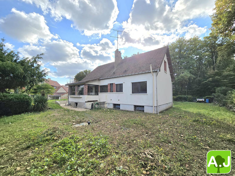 Maison traditionnelle - 131 m² - 6 pièces